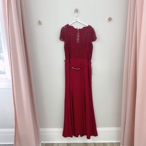 JP100 Burgundy-H8 Bridesmaid Dress Size 14.